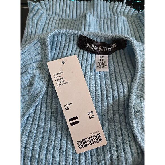 Urban Outfitters Elianna Cropped Lace-Up Sweater - Picture 5 of 7